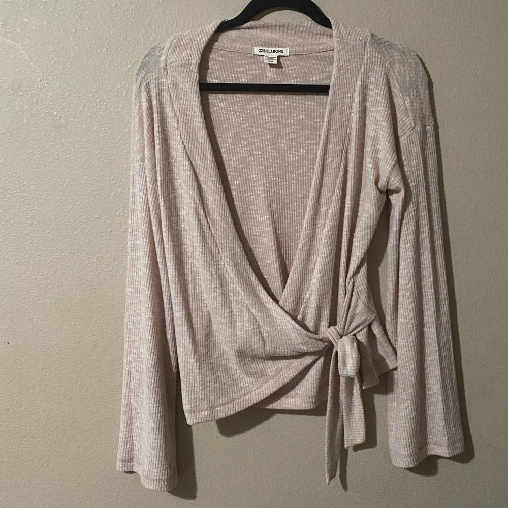 Billabong bell bottom sleeve crop style shirt